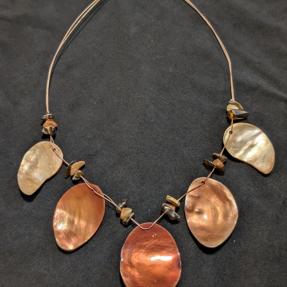 Shell 🐚 Necklace - Picture 3 of 3